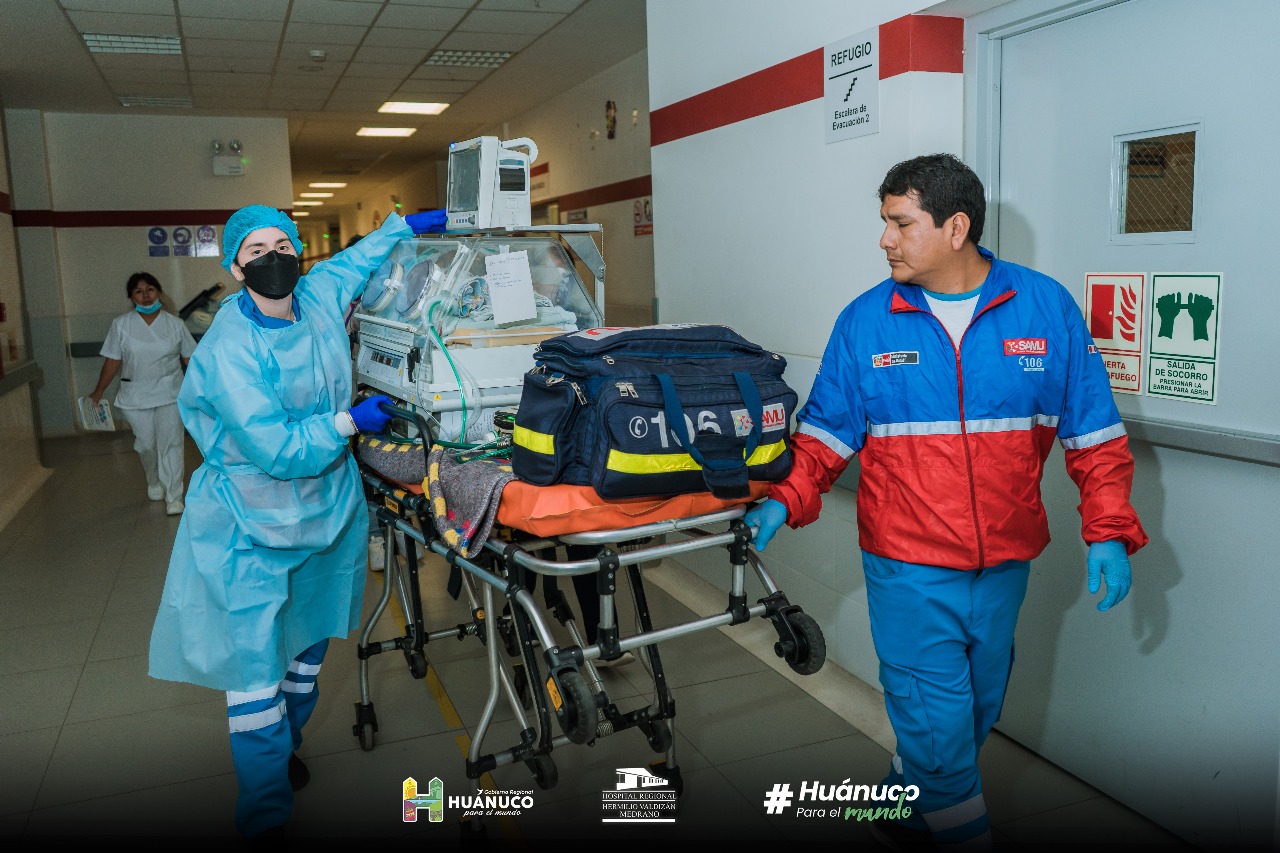 Éxito en traslados aéreos de emergencia gracias al convenio entre la FAP y el Hospital Regional Hermilio Valdizán, a través del SIS
